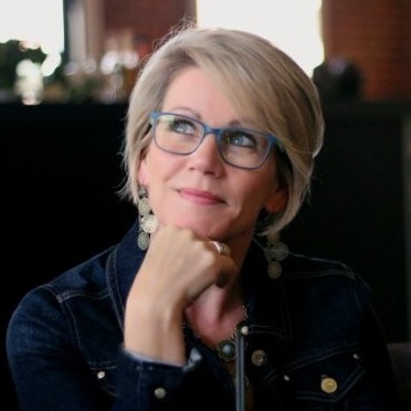 Pam Wallace Director of Marketing Universal Funding